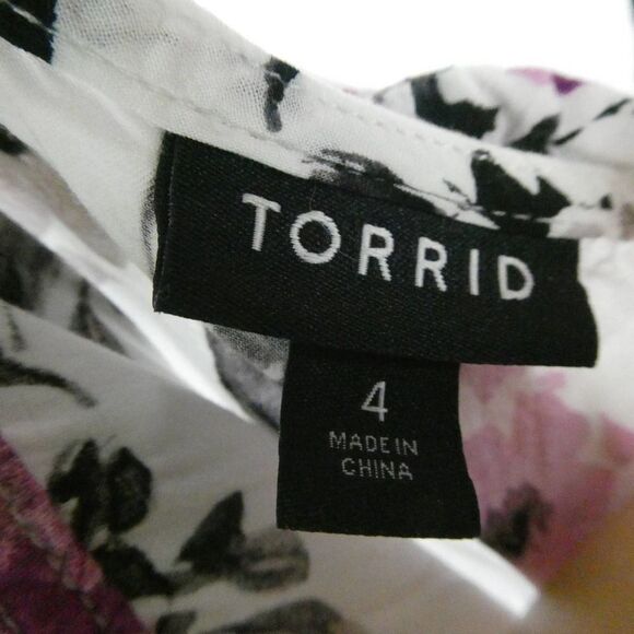 Torrid Rayon Abbey White Floral Challis Bow Back Keyhole V Neck Blouse Plus Size - Picture 6 of 11